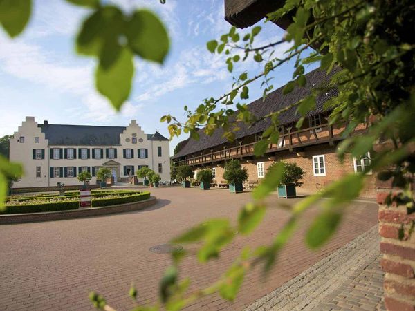 2 Tage Auf der Rheinischen Apfelroute- 2 Nächte Burg Heimerzheim in Swisttal inkl. Halbpension Unkategorisiert online kaufen 2 Tage Auf der Rheinischen Apfelroute- 2 Nächte Burg Heimerzheim in Swisttal inkl. Halbpension Unkategorisiert online kaufen
