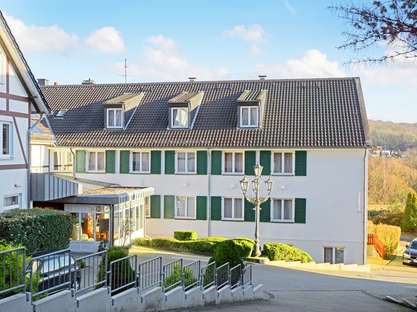 2 Tage Zu kurz aber schön in Wuppertal | 2 Nächte Waldhotel Eskeshof inkl. Halbpension Unkategorisiert online kaufen 2 Tage Zu kurz aber schön in Wuppertal | 2 Nächte Waldhotel Eskeshof inkl. Halbpension Unkategorisiert online kaufen