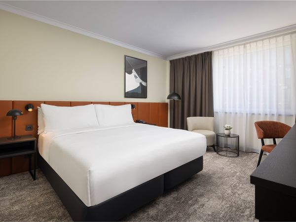 4 Pfoten willkommen – 6 Tage Düsseldorf mit Hund Hilton Düsseldorf inkl. Frühstück Unkategorisiert online kaufen