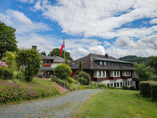 HP+: 3 Tage Winterberger Kennenlernschnäppchen Panorama Hotel Winterberg inkl. Halbpension Plus Unkategorisiert Produktbild HP+: 3 Tage Winterberger Kennenlernschnäppchen Panorama Hotel Winterberg inkl. Halbpension Plus Unkategorisiert Produktbild