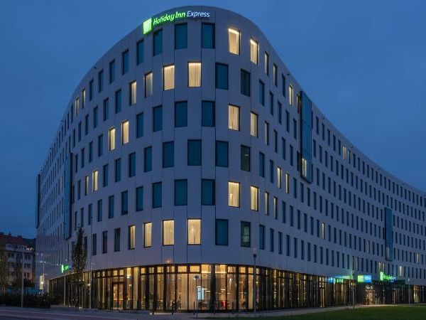 Nahe der Altstadt - 2 Tage im schönen Düsseldorf Holiday Inn Express Düsseldorf - Hauptbahnhof inkl. Frühstück Unkategorisiert online kaufen