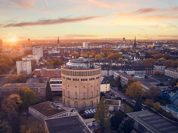 Schlafen im Wasserturm - 3 Tage Köln entdecken Wasserturm Hotel Köln, Curio Collection by Hilton inkl. Frühstück Unkategorisiert online kaufen Schlafen im Wasserturm - 3 Tage Köln entdecken Wasserturm Hotel Köln, Curio Collection by Hilton inkl. Frühstück Unkategorisiert online kaufen